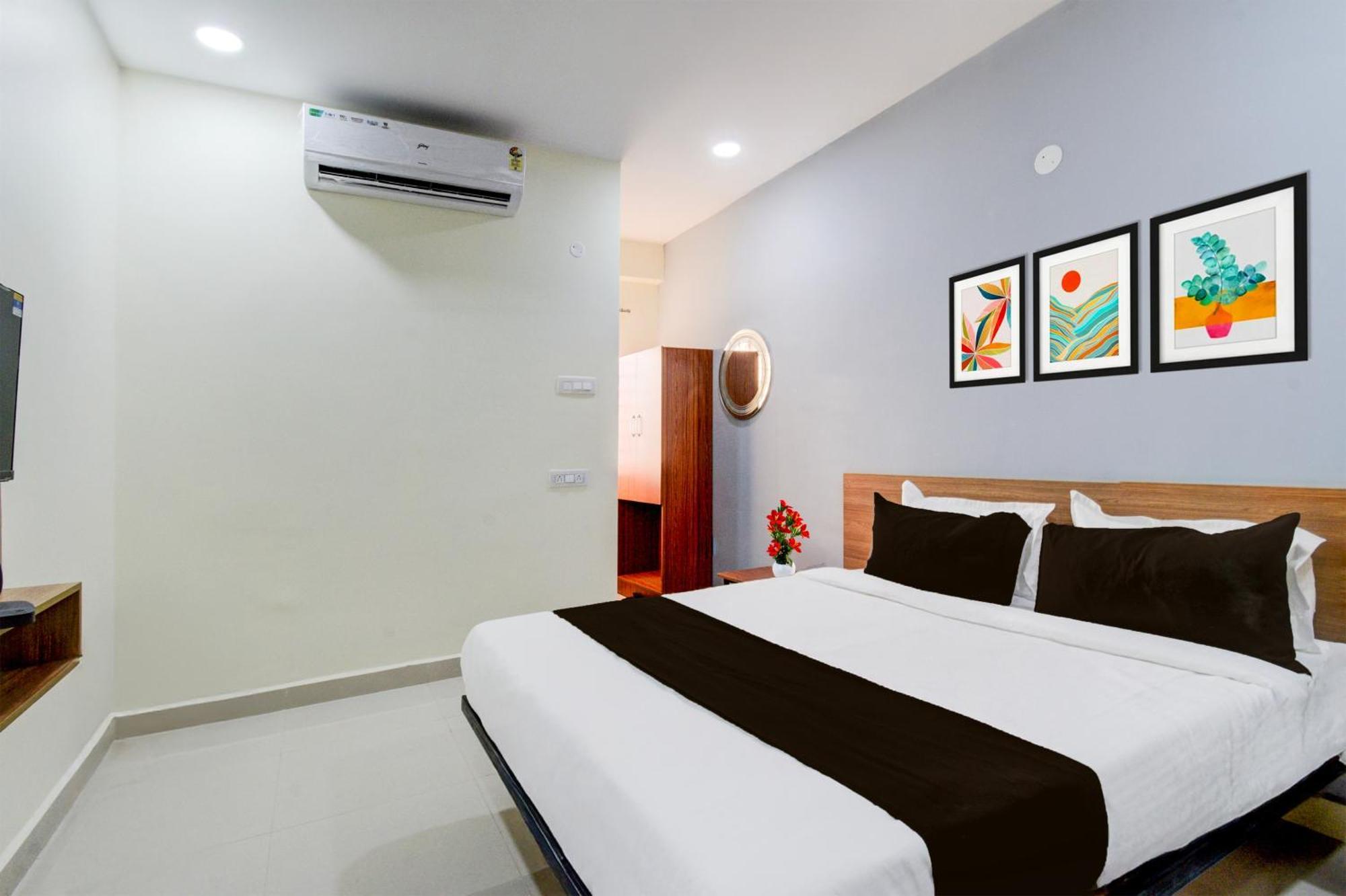Super Townhouse Kukatpally North Formerly Munagala Arcade Hyderabad Exterior foto