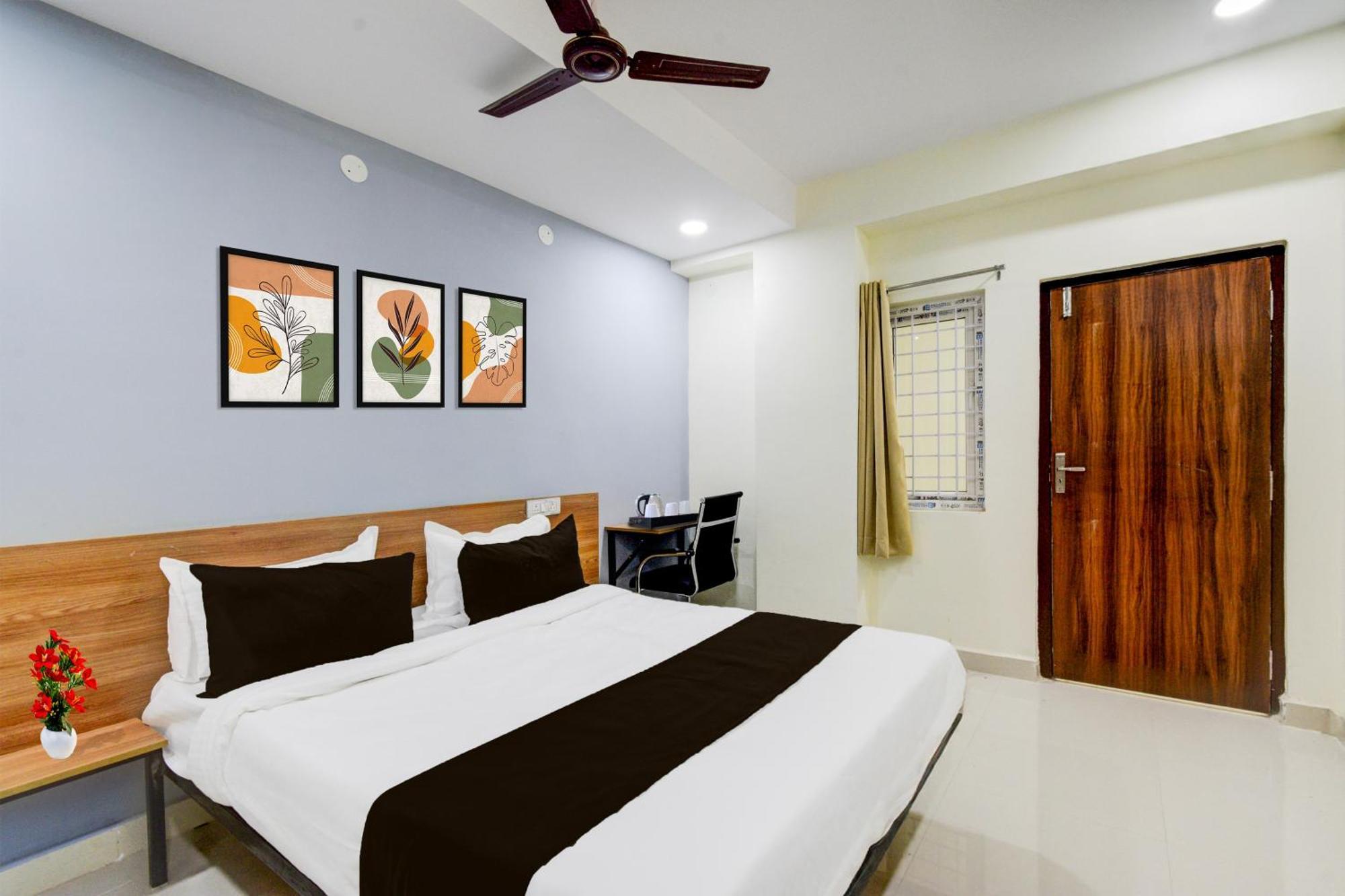 Super Townhouse Kukatpally North Formerly Munagala Arcade Hyderabad Exterior foto
