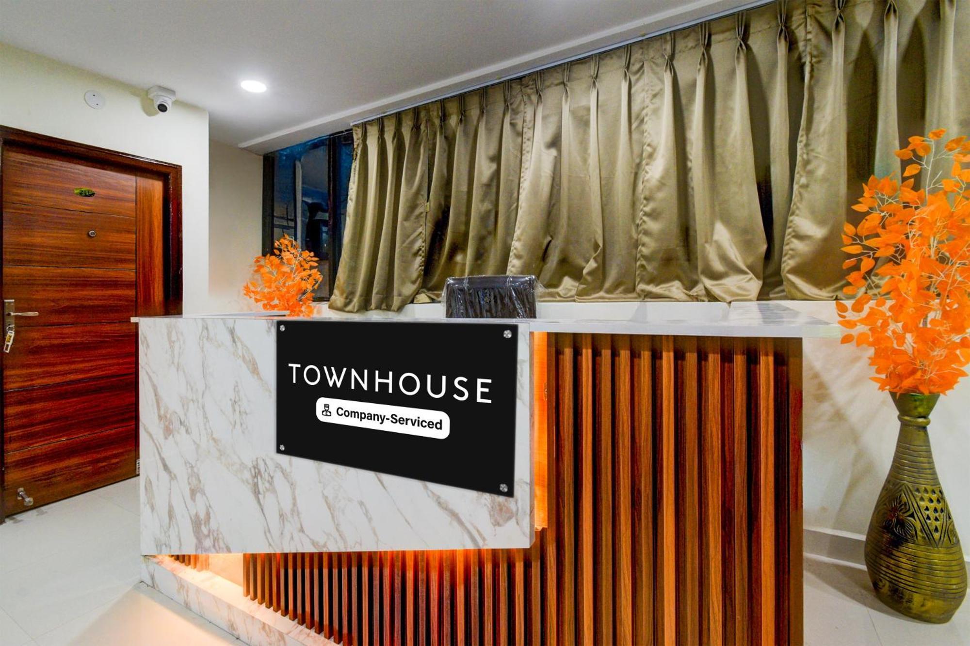 Super Townhouse Kukatpally North Formerly Munagala Arcade Hyderabad Exterior foto